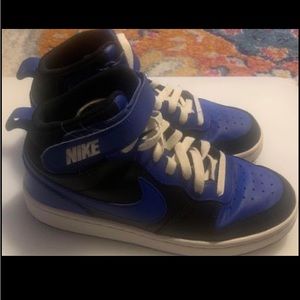 Nike court borough mid 2